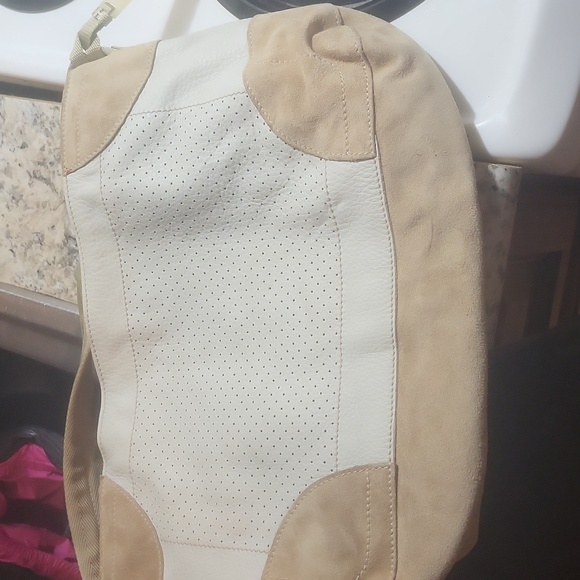 Super nice prada bag hardly used - Picture 3 of 6